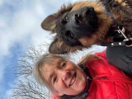 Herderpup zoekt maatje om mee te spelen en lopen